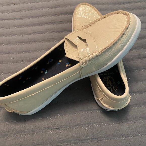 Cole Haan Pinch Maine Classic Patent Cream SZ 7.5 - Picture 2 of 5